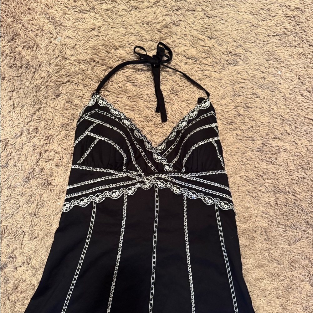 WHBM Sz 6 Elegant Black Halter Dress w/ white embroidery/lace trim. Stunning! - Picture 3 of 6